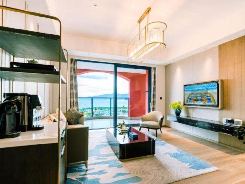 Dolphin Bay Hotel Kunming Exterior photo